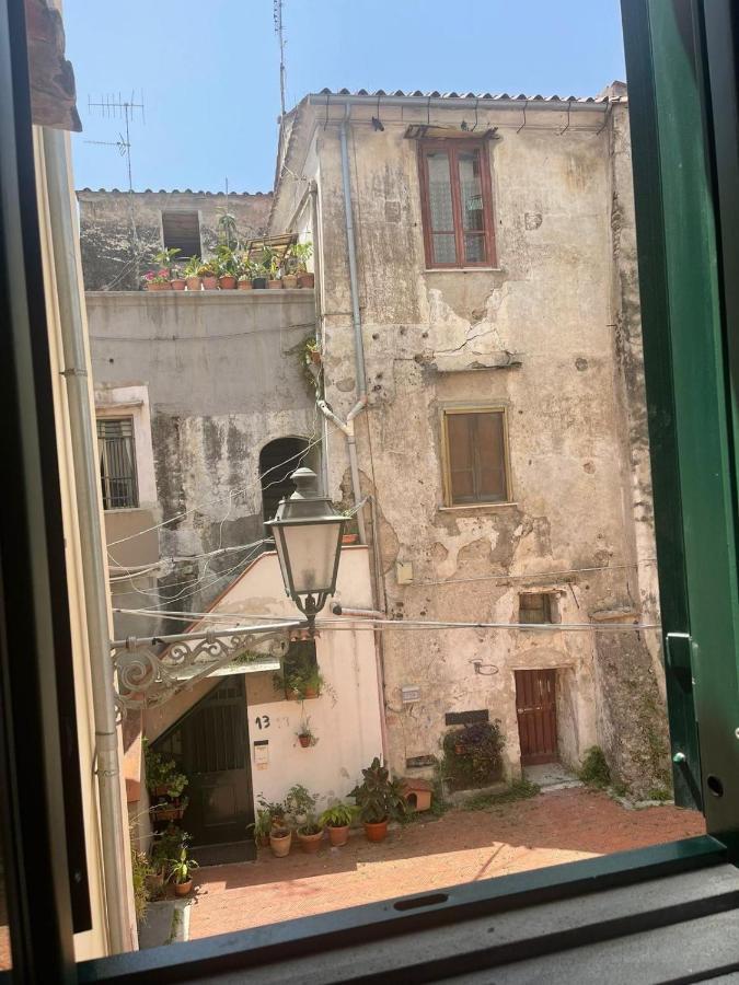 Starhost - Terazza Barbuti Apartment Salerno Luaran gambar