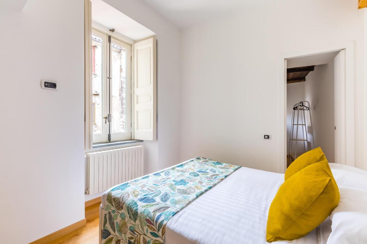 Starhost - Terazza Barbuti Apartment Salerno Luaran gambar