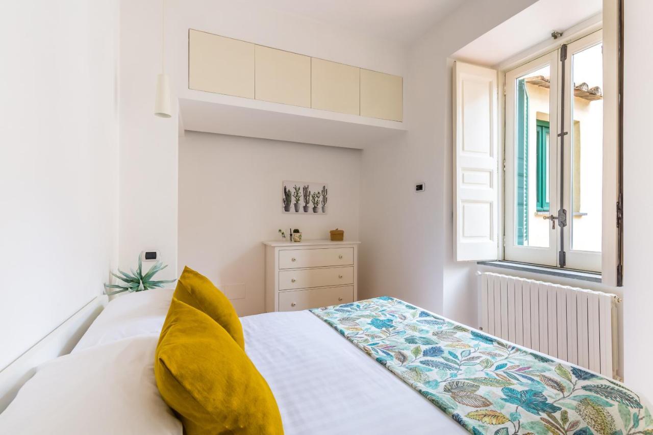 Starhost - Terazza Barbuti Apartment Salerno Luaran gambar